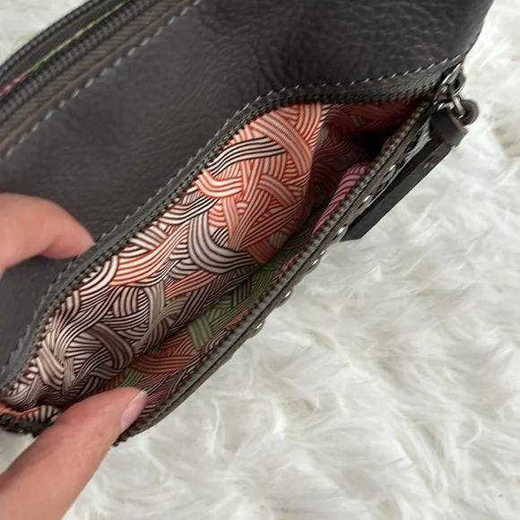 Dark Grey Wristlet with USB chargeable battery - Picture 5 of 6